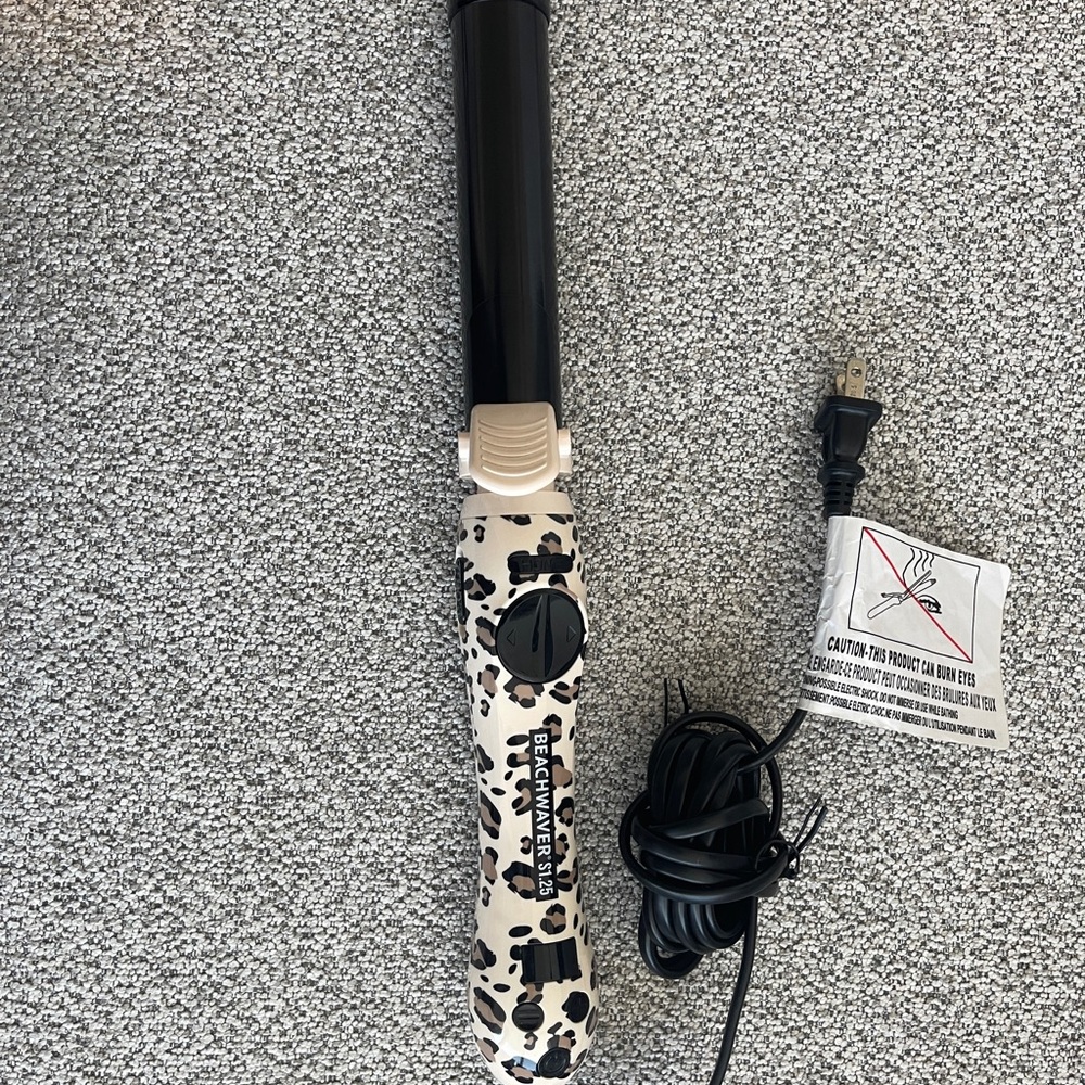 The Beachwaver Co. Hair Styling Tool - Black and Cream